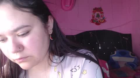 Snapshot of nikkirous_ chatting on 10.11.25 Nikkirous online show from 10.11.25