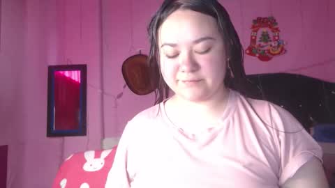 Snapshot of nikkirous_ chatting on 10.12.25 Nikkirous online show from 10.12.25