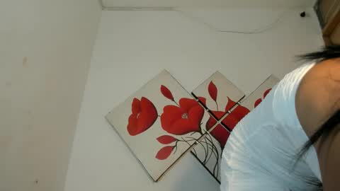 Snapshot of nikkitatsx chatting on 09.13.25 Debora21Cm online show from 09.13.25