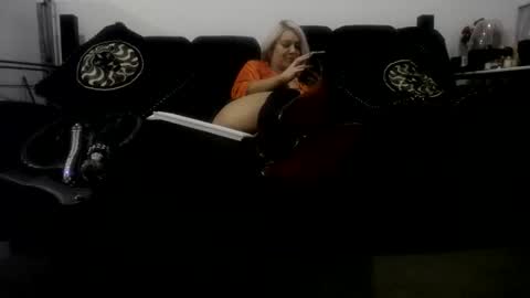 Snapshot of nikkkibabyyyy chatting on 02.05.25 Niquita Sparkles online show from 02.05.25