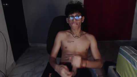 Snapshot of niklaus_wolf chatting on 10.03.25 niklaus_wolf online show from 10.03.25