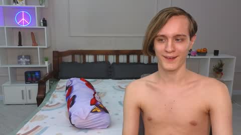 Snapshot of nikompell chatting on 01.04.25 niko online show from 01.04.25