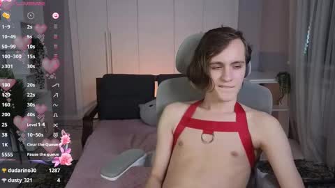 Snapshot of nikompell chatting on 02.08.25 niko online show from 02.08.25