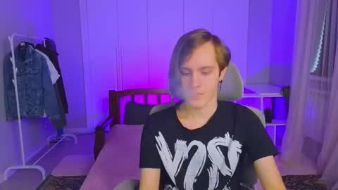 Snapshot of nikompell chatting on 02.27.25 niko online show from 02.27.25