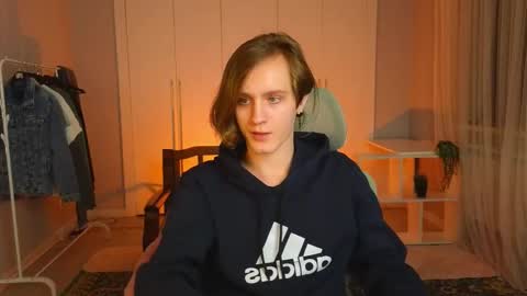 Snapshot of nikompell chatting on 03.10.25 niko online show from 03.10.25