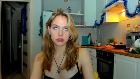 Snapshot of niky_jess chatting on 01.03.25 Veronica online show from 01.03.25