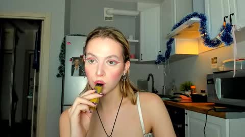 Snapshot of niky_jess chatting on 01.12.25 Veronica online show from 01.12.25