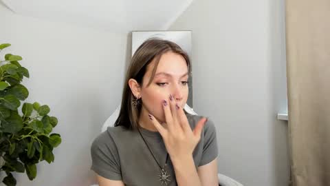 Snapshot of niky_jess chatting on 01.26.25 Veronica online show from 01.26.25