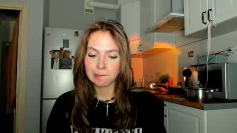 Snapshot of niky_jess chatting on 02.06.25 Veronica online show from 02.06.25