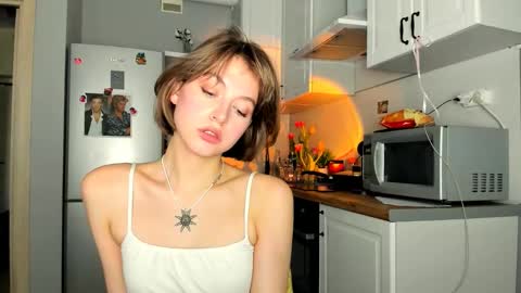 Snapshot of niky_jess chatting on 03.09.25 Veronica online show from 03.09.25