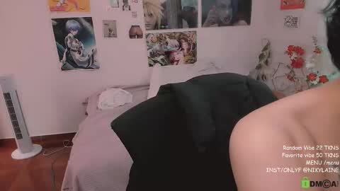 Nikylaine online show from 10.14.25