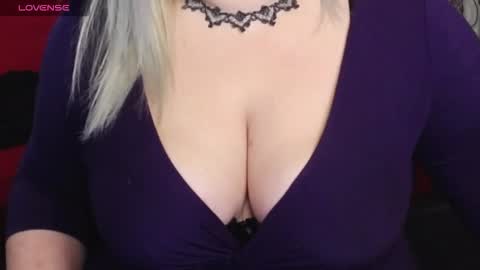 Blonde Nimpho online show from 11.10.25