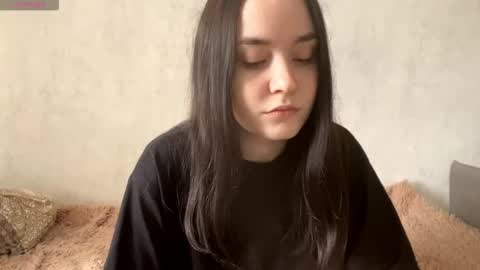 Snapshot of nimraeve chatting on 09.10.25 Mary online show from 09.10.25