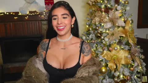 Nina Clarke- Independent Model online show from 12.02.25