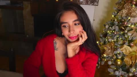 Nina Clarke- Independent Model online show from 12.04.25