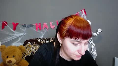 ninaflawlees online show from 10.28.25