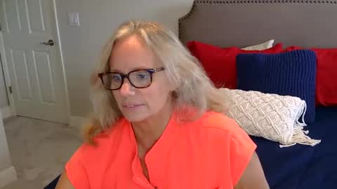 Snapshot of ninanite chatting on 09.29.25 ninanite online show from 09.29.25