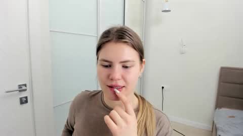 ninarihh online show from 02.28.25