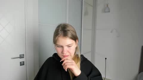 ninarihh online show from 03.08.25