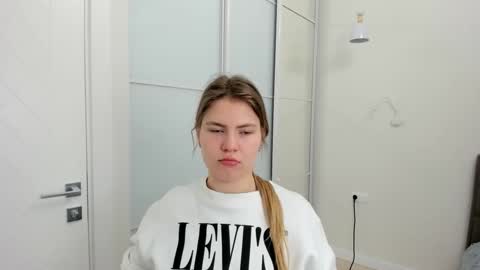 ninarihh online show from 03.09.25