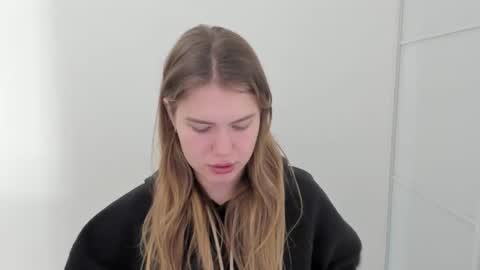 ninarihh online show from 11.14.25