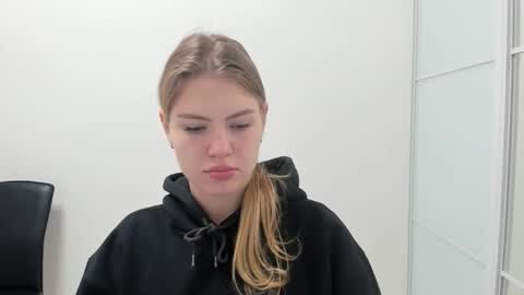 ninarihh online show from 11.16.25