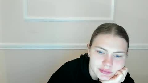 ninarihh online show from 11.18.25