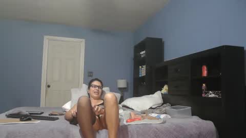 Snapshot of ninas1974 chatting on 12.30.24 Ninaru online show from 12.30.24