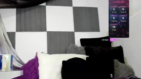 Snapshot of ninawilliams1_ chatting on 03.11.25 Nina online show from 03.11.25