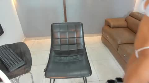 nini_beyker online show from 11.01.25