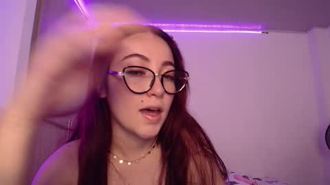 Snapshot of ninna_rose2004 chatting on 10.14.25 ninna rose online show from 10.14.25