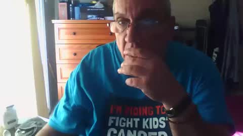 Dennis online show from 10.10.25