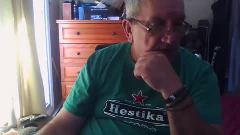 Dennis online show from 10.17.25