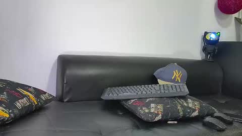 Snapshot of nixon347932 chatting on 12.28.24 Nicolas Muscle online show from 12.28.24