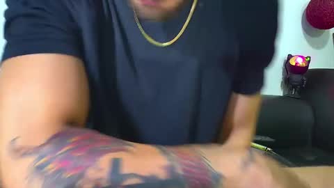 Snapshot of nixon347932 chatting on 12.31.24 Nicolas Muscle online show from 12.31.24