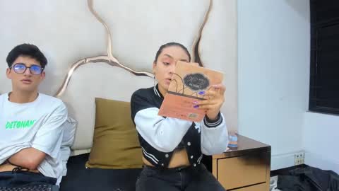 Snapshot of noa_arez chatting on 10.12.25 NoaandArez online show from 10.12.25