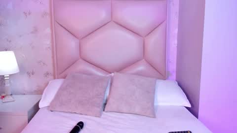   ambarsulliva  online show from 11.02.25