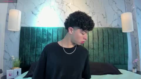 Snapshot of noah_dupont_ chatting on 10.12.25 noah_dupont_ online show from 10.12.25