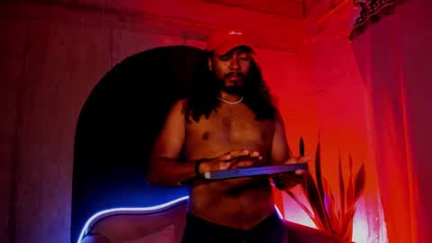 Snapshot of noah_jones__ chatting on 12.11.24 Noah online show from 12.11.24