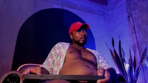 Snapshot of noah_jones__ chatting on 01.20.25 Noah online show from 01.20.25