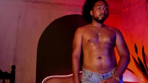 Snapshot of noah_jones__ chatting on 01.22.25 Noah online show from 01.22.25