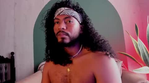 Snapshot of noah_jones__ chatting on 01.28.25 Noah online show from 01.28.25