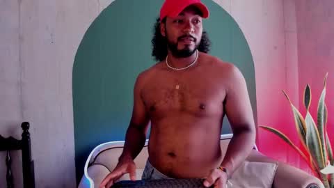 Snapshot of noah_jones__ chatting on 01.30.25 Noah online show from 01.30.25