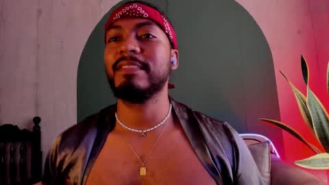 Snapshot of noah_jones__ chatting on 01.31.25 Noah online show from 01.31.25