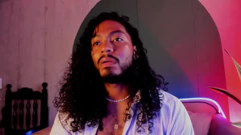 Snapshot of noah_jones__ chatting on 02.01.25 Noah online show from 02.01.25