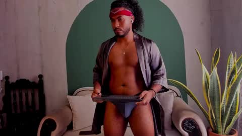 Snapshot of noah_jones__ chatting on 02.27.25 Noah online show from 02.27.25