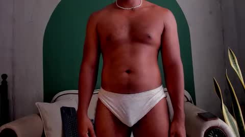 Snapshot of noah_jones__ chatting on 09.18.25 Noah online show from 09.18.25