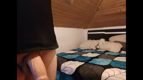 Snapshot of nocturnusfuz chatting on 01.08.25 nocturnusfuz online show from 01.08.25