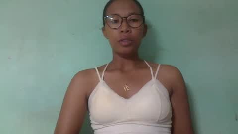 Snapshot of noellah chatting on 03.02.25 noellah online show from 03.02.25