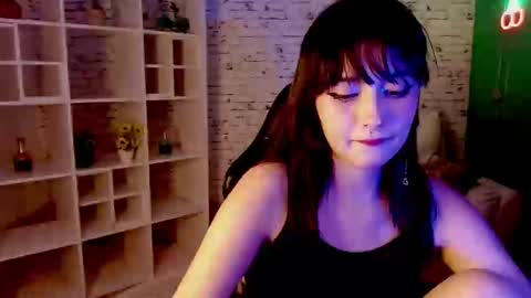 Snapshot of noeva_ chatting on 10.16.25 Noeva online show from 10.16.25